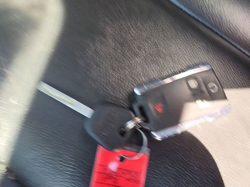 Used 2018 GMC Sierra 1500 SLT w/ SLT Preferred Package AWD/4WD image 30