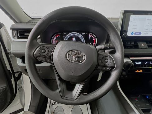 Used 2025 Toyota RAV4 LE image 18