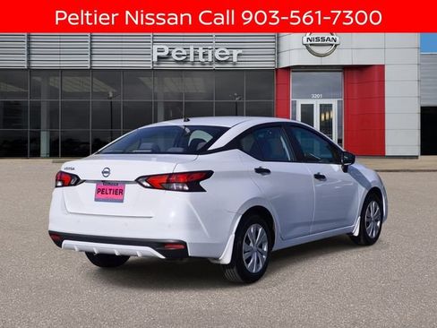 Used 2021 Nissan Versa S FWD image 6