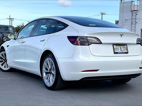 Used 2023 Tesla Model 3 Standard Range RWD image 4