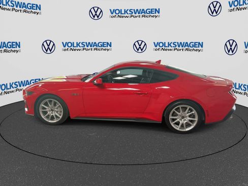 Used 2025 Ford Mustang GT Premium RWD image 5