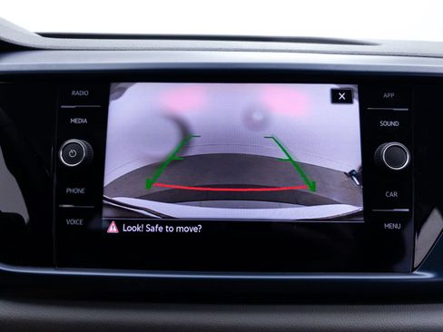 Used 2022 Volkswagen Taos SE FWD image 8