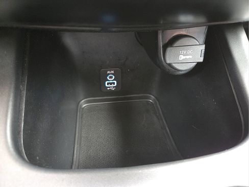 Used 2020 Dodge Journey SE w/ Blacktop Package FWD image 21