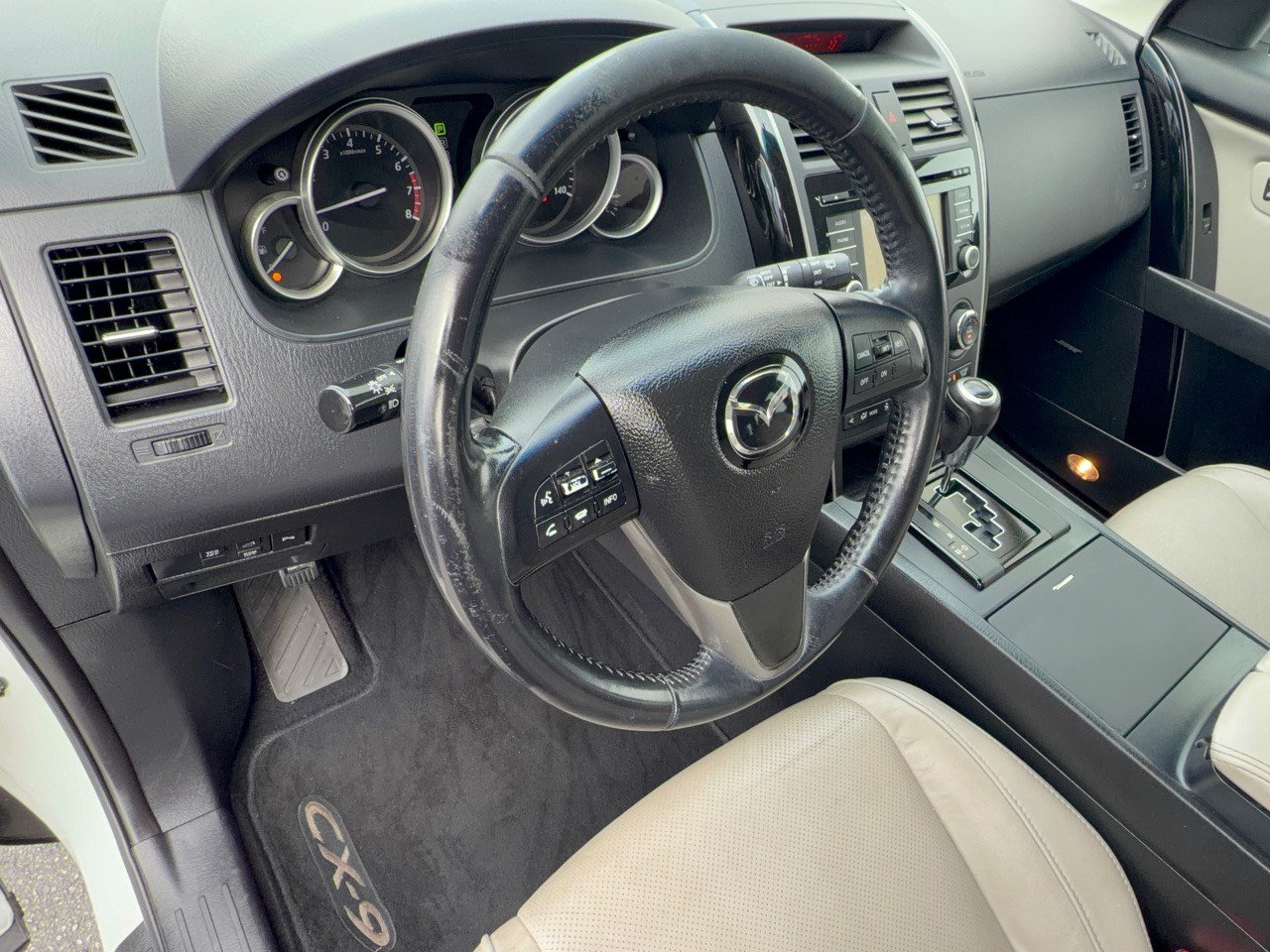 Used 2014 MAZDA CX-9 Touring w/ Touring Technology Package FWD image 4