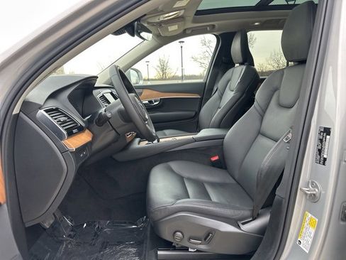 Certified 2024 Volvo XC90 T8 Plus w/ Protection Package Premier image 18