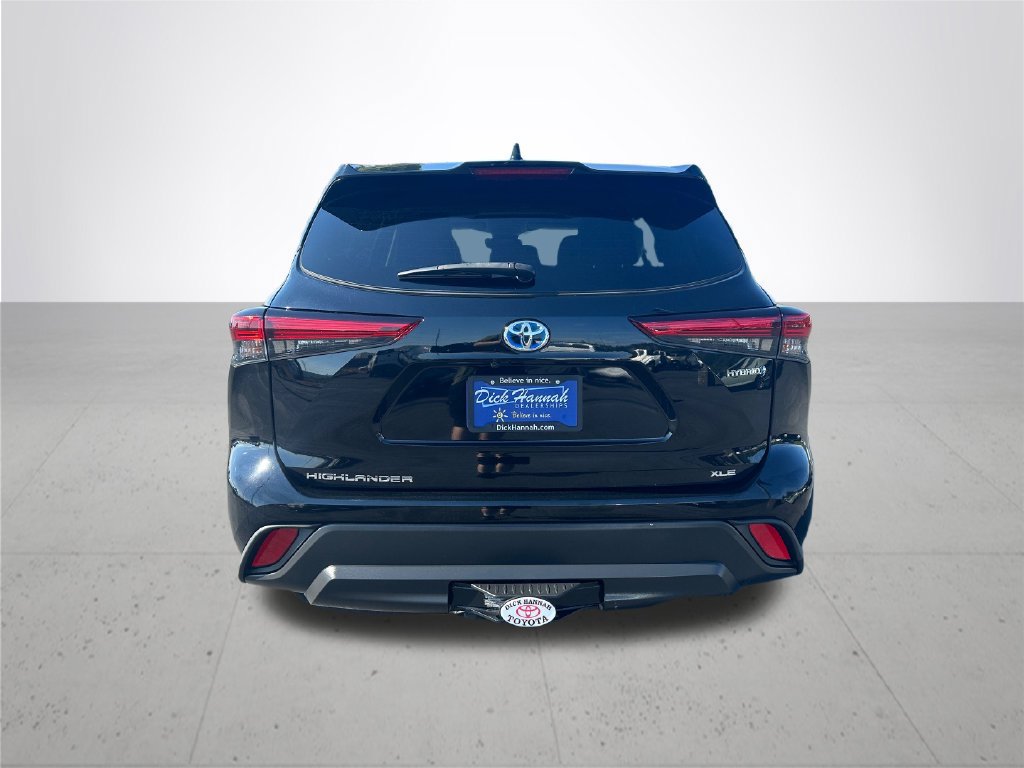 Used 2022 Toyota Highlander XLE AWD/4WD image 8
