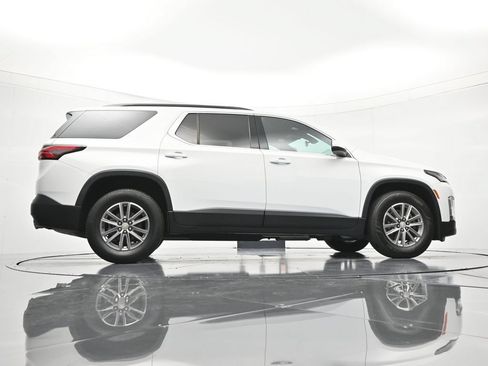 Used 2023 Chevrolet Traverse LT FWD image 40