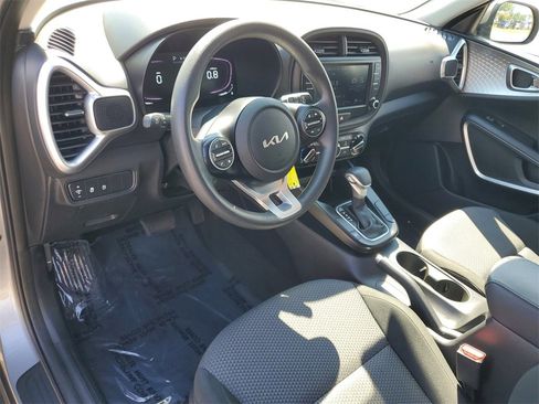 Used 2024 Kia Soul LX w/ Option Group 015 image 6