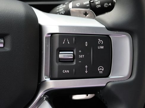Used 2025 Land Rover Discovery Dynamic SE AWD/4WD image 19