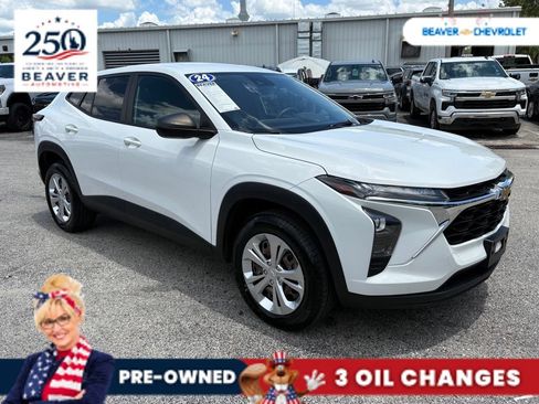 Used 2024 Chevrolet Trax LS FWD image 9