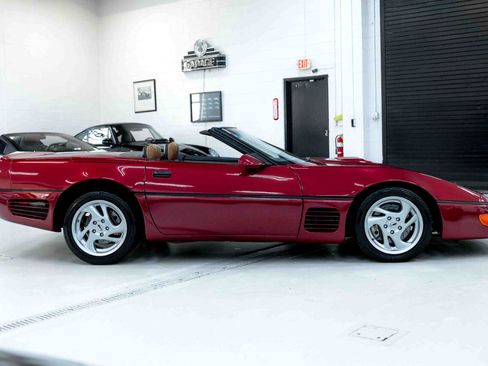 Used 1989 Chevrolet Corvette Convertible image 9