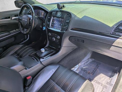 Used 2018 Chrysler 300 S AWD/4WD image 19