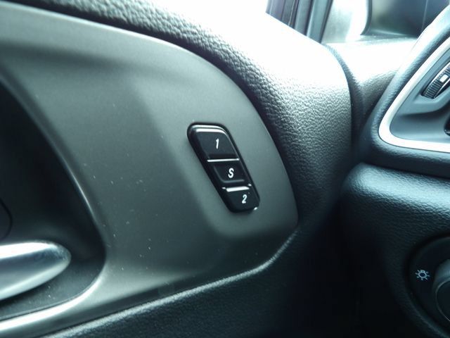 Used 2025 Chrysler Pacifica Select FWD image 29