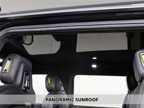 Used 2024 Rivian R1S Adventure image 4