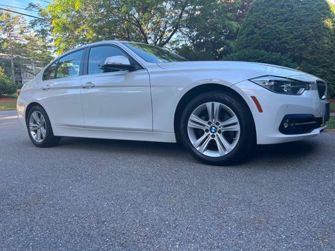 Used 2018 BMW 330i xDrive Sedan w/ Premium Package AWD/4WD image 2