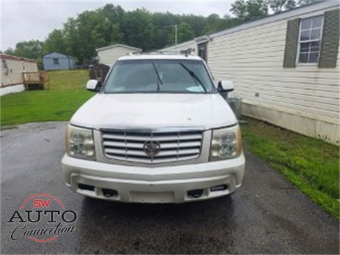 Used 2002 Cadillac Escalade Base image 2