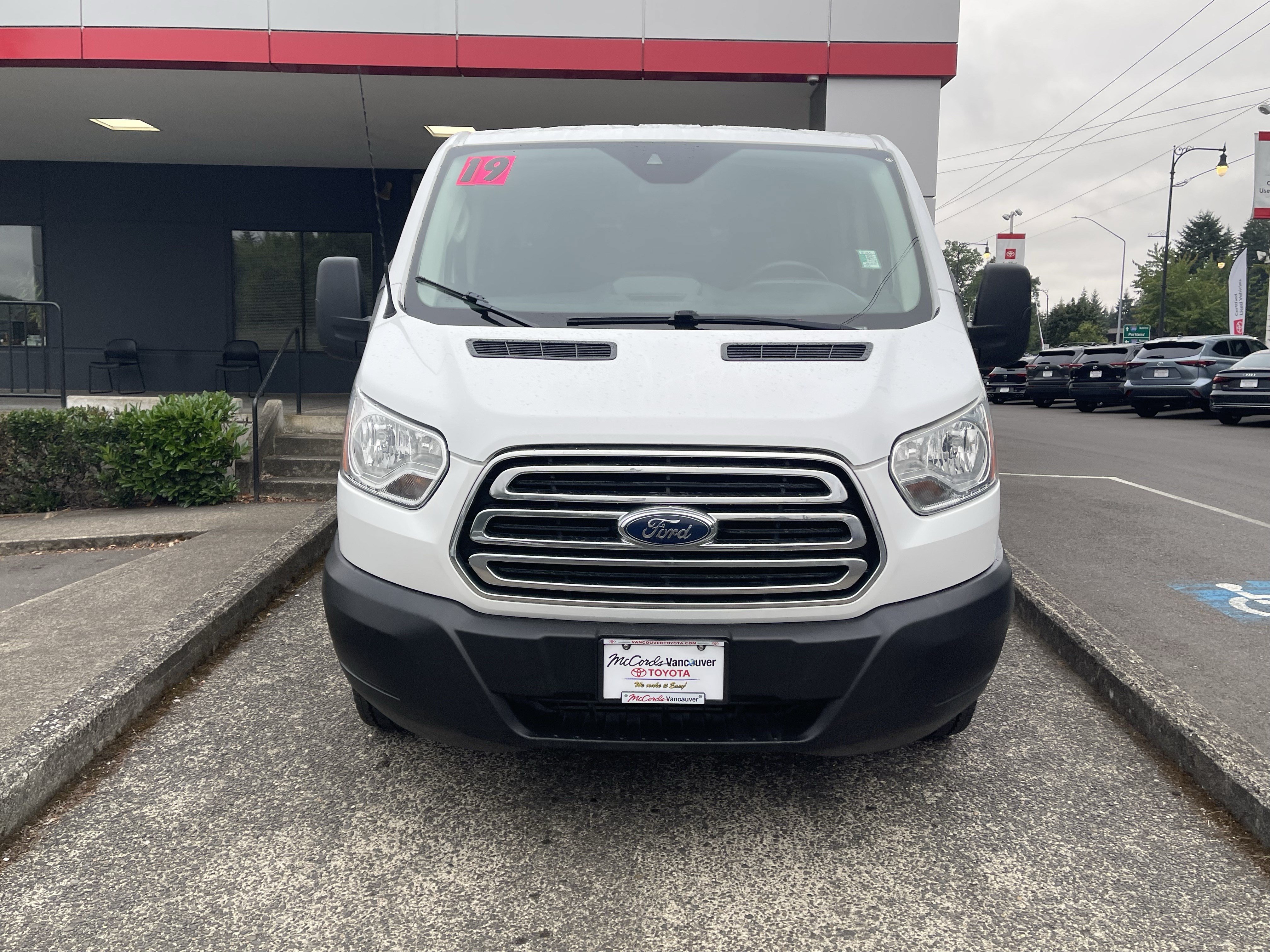 Used 2019 Ford Transit 350 XLT RWD image 2