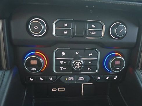 Used 2021 Chevrolet Tahoe High Country w/ Premium Package image 36