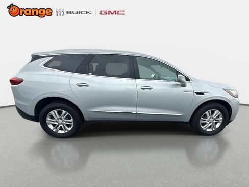 Used 2018 Buick Enclave Essence FWD image 2