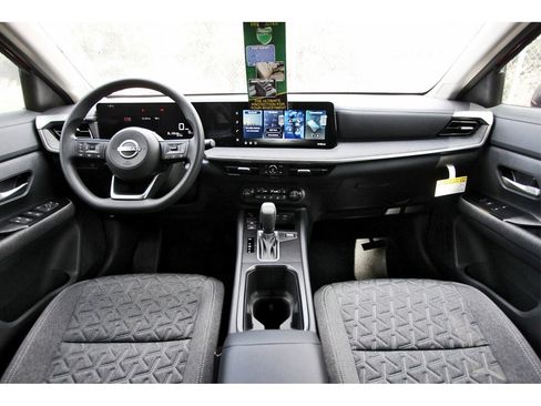 New 2026 Nissan Kicks SV w/ SV Premium Package image 7