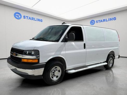 Used 2025 Chevrolet Express 2500 w/ Driver Convenience Package RWD image 2