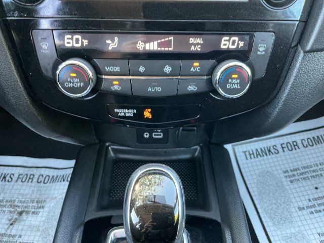 Used 2018 Nissan Rogue SV AWD/4WD image 16