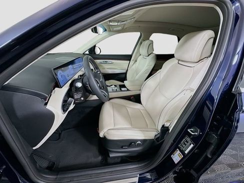 New 2026 Genesis GV70 2.5T Advanced AWD/4WD image 16