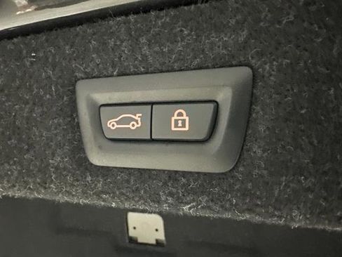 Used 2020 BMW M550i xDrive image 41