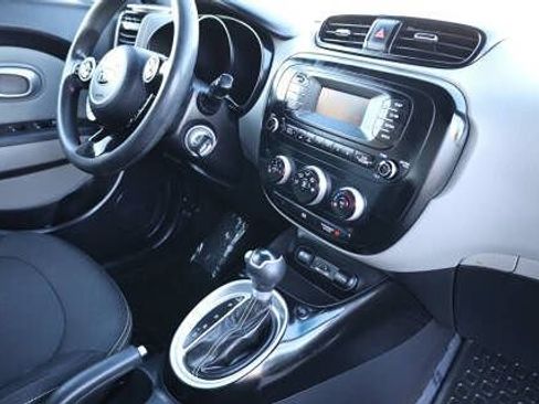 Used 2015 Kia Soul + FWD image 14