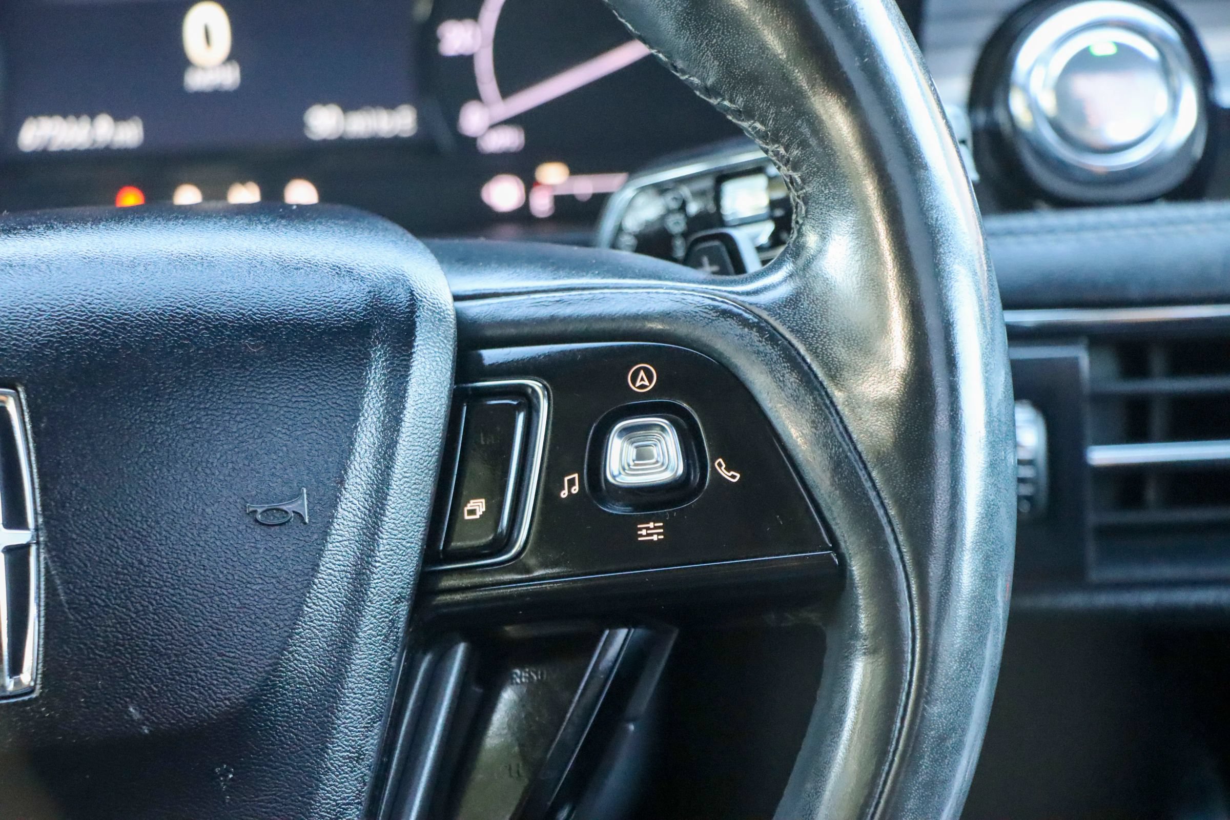 Used 2020 Lincoln Corsair AWD w/ Premium Package image 30