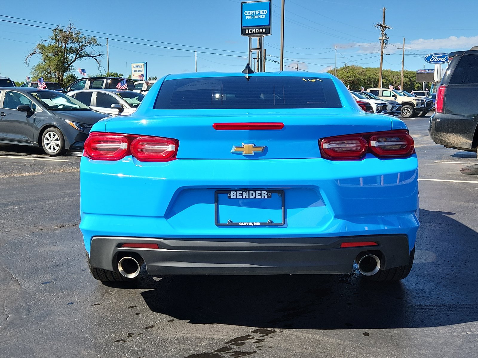 Used 2023 Chevrolet Camaro LT RWD image 4