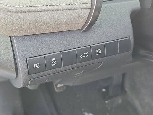 Used 2018 Toyota Camry LE image 22