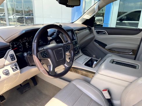 Used 2017 GMC Yukon Denali AWD/4WD image 11