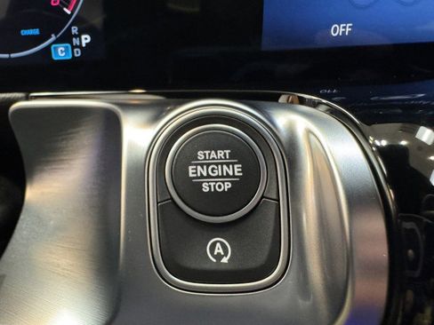 Certified 2025 Mercedes-Benz GLB 250 image 21