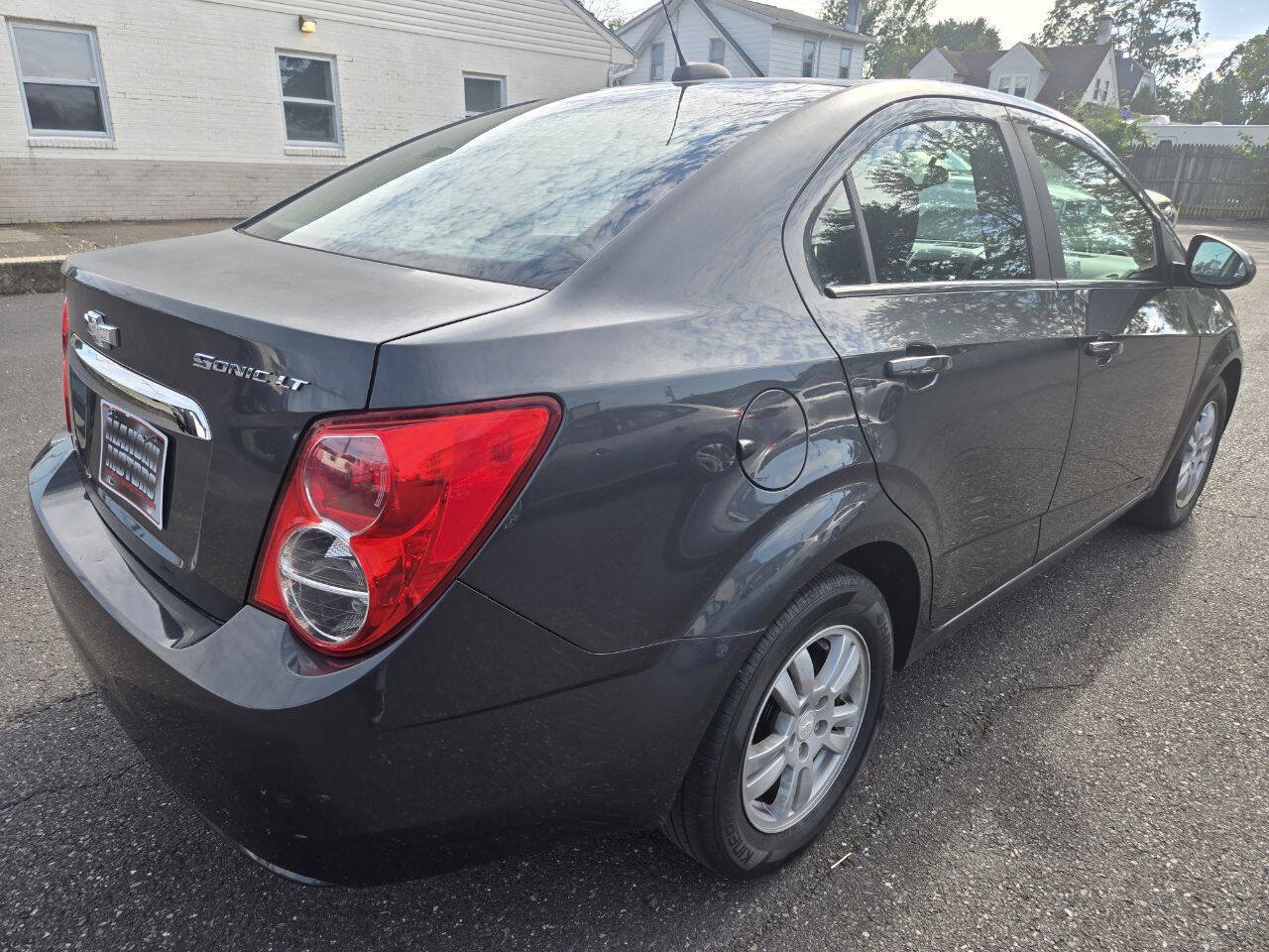 Used 2015 Chevrolet Sonic LT FWD image 6