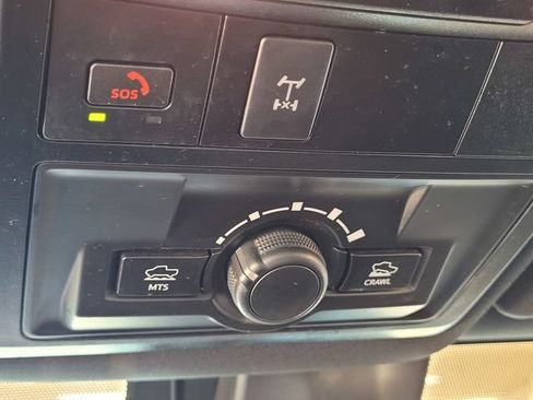 Certified 2022 Toyota Tacoma TRD Off-Road AWD/4WD image 17