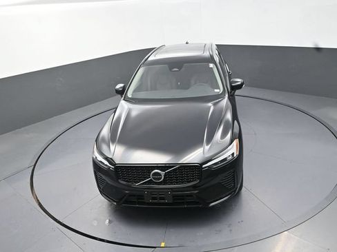 Used 2025 Volvo XC60 B5 Plus AWD/4WD image 23