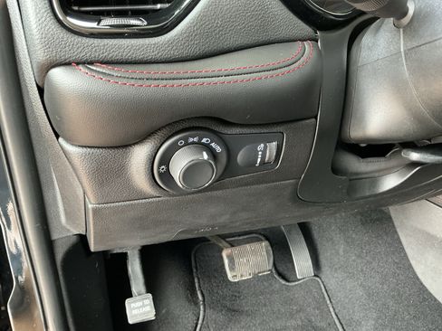 Used 2024 Dodge Durango R/T w/ Trailer Tow Group IV image 29