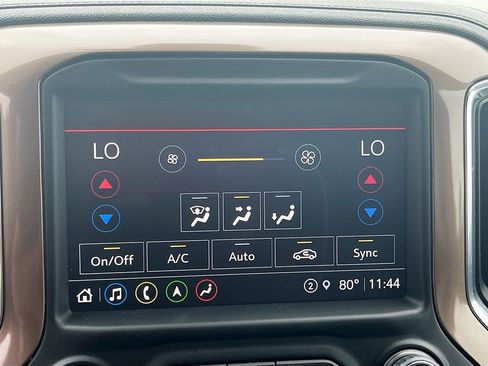 Used 2022 Chevrolet Silverado 1500 High Country AWD/4WD image 16