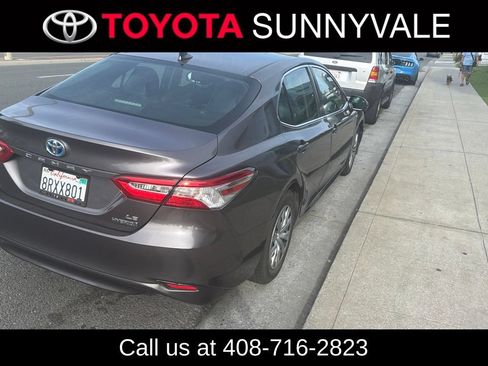 Used 2020 Toyota Camry LE w/ Carpet Mat Package FWD image 2