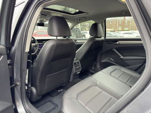Used 2021 Volkswagen Passat 2.0T SE FWD image 26