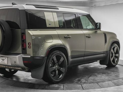 Used 2024 Land Rover Defender 110 S image 8