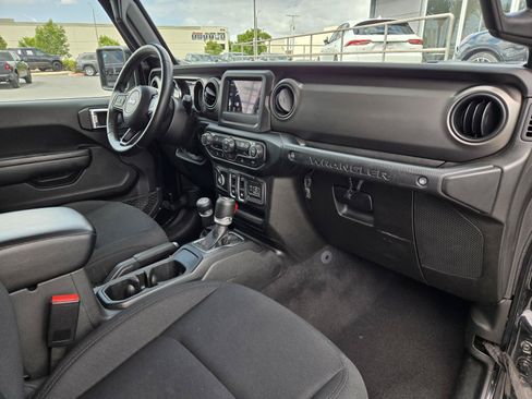 Used 2021 Jeep Wrangler Sport AWD/4WD image 27