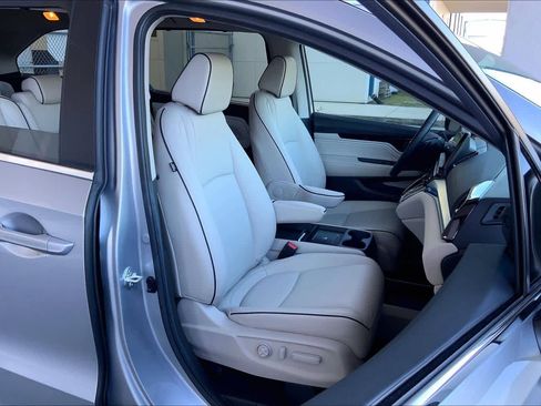 Used 2025 Honda Odyssey Touring image 8