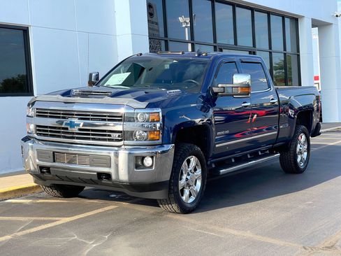 Used 2019 Chevrolet Silverado 2500 LTZ w/ Duramax Plus Package AWD/4WD image 7