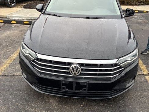 Used 2019 Volkswagen Jetta image 4