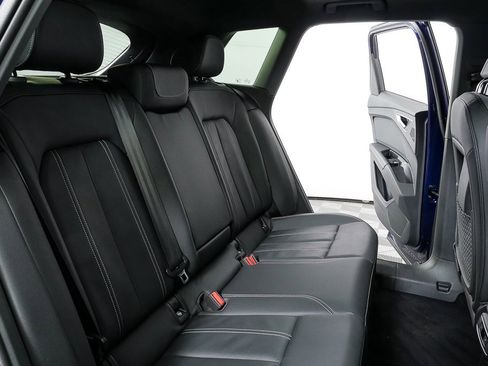 Used 2023 Audi Q4 e-tron Prestige image 21