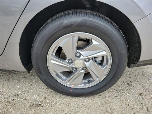New 2026 Hyundai Elantra SE image 22