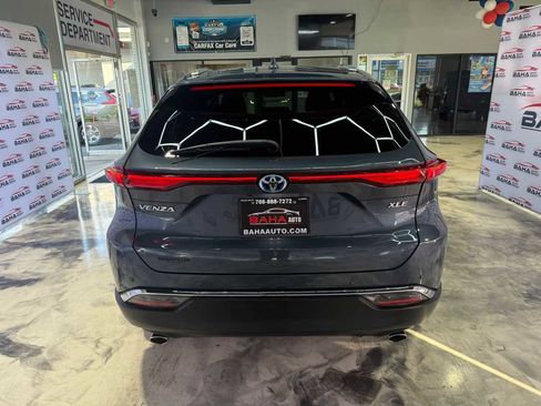 Used 2023 Toyota Venza XLE AWD/4WD image 11
