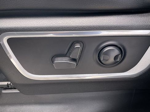 Used 2023 RAM 1500 Laramie AWD/4WD image 12